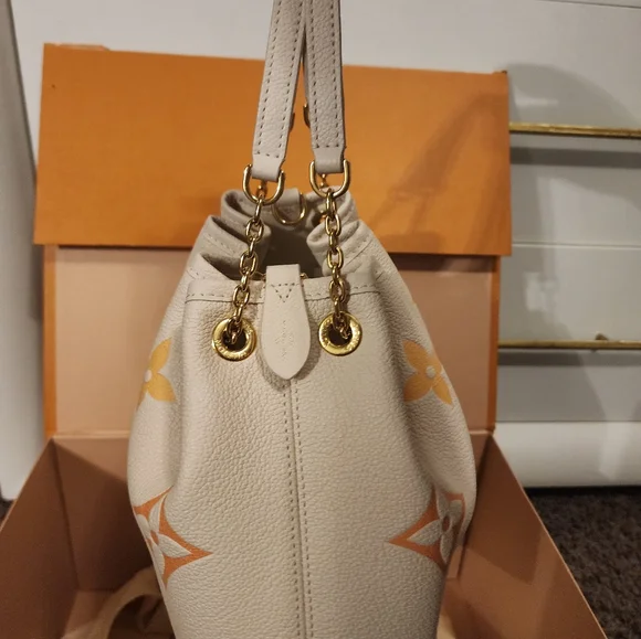 🔥RARE🔥Limited Edition Louis Vuitton Empreinte Summer Bag - Picture 6 of 14